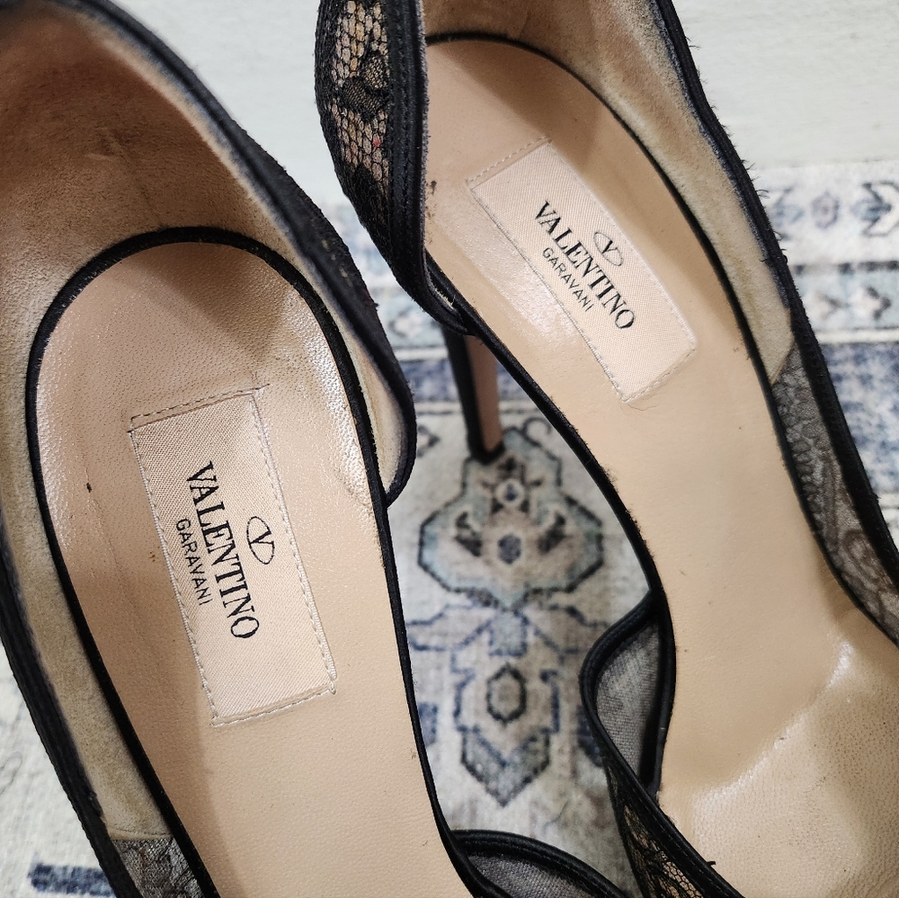 Valentino Garavani Satin Lace Heels - Picture 8 of 13